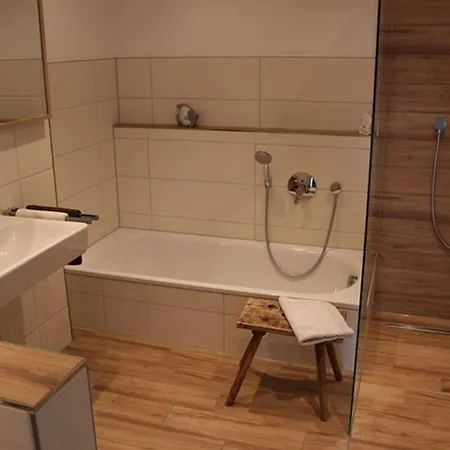 Haus Apfelbluete 아파트 랑게나르겐